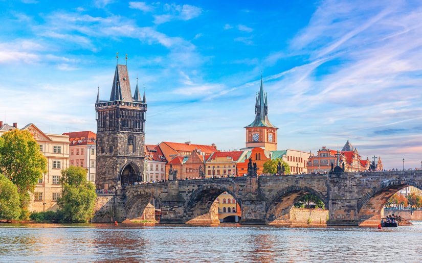 Städtereisen: Prag an der Molda, Ausblick auf die Karlsbrücke