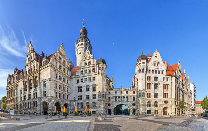 Blick auf das Neue Rathaus vom Burgplatz in Leipzig, Deutschland