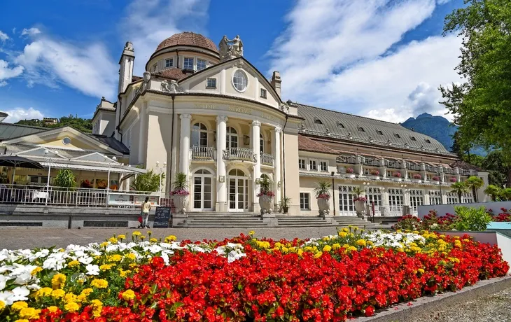 Kurhaus und Promenade in Meran