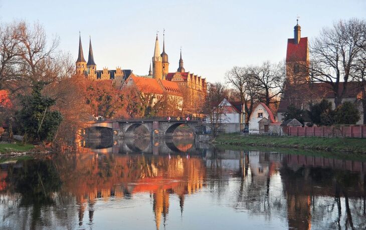 Domblick zu Merseburg am Morgen im Sonnenlicht