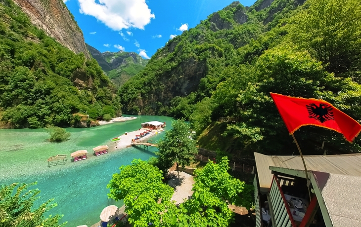 Shala-Fluss in den albanischen Alpen 
