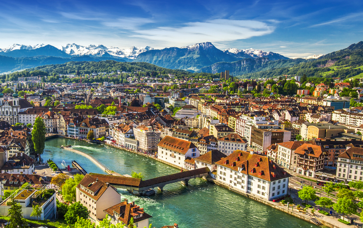 Berg Pilatus und historisches Stadtzentrum von Luzern