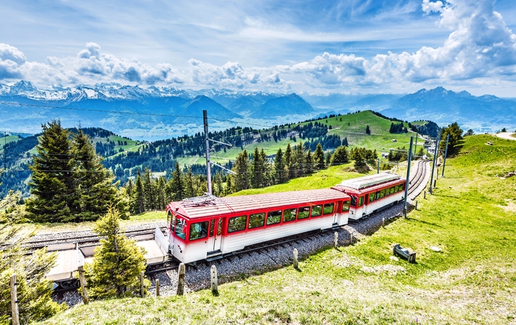 Rigibahn mit Sicht auf den Vierwaldstättersee und die Voralpen